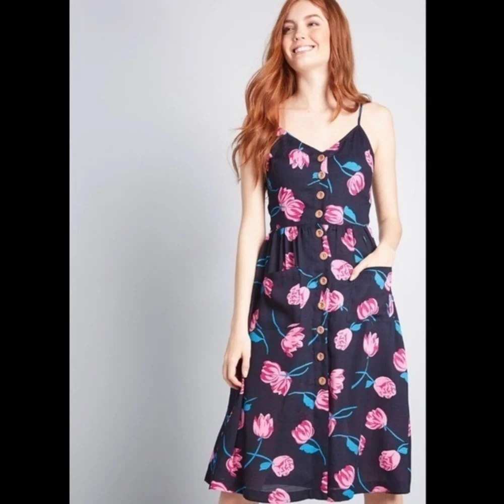 ModCloth x Jessy B ModCloth Alfresco Glow Tulip Button Dress